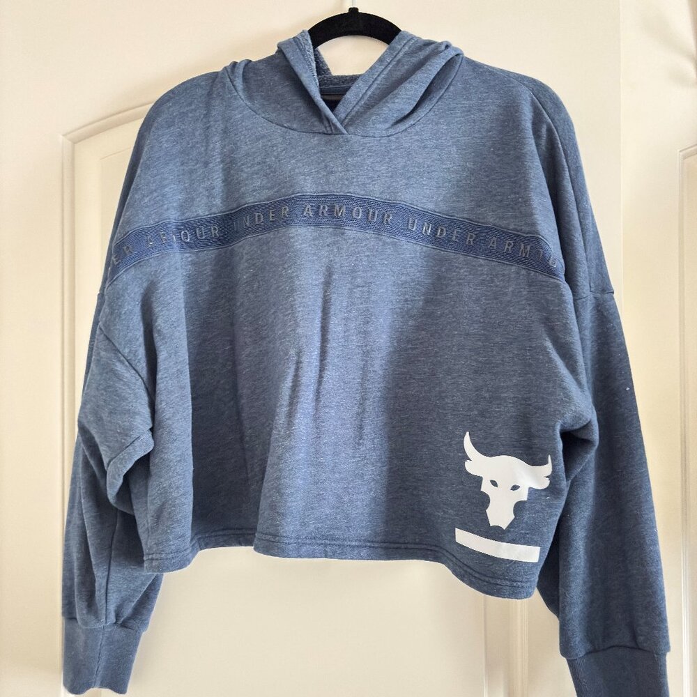 Cropped Under Amour hooded sweatshirt
